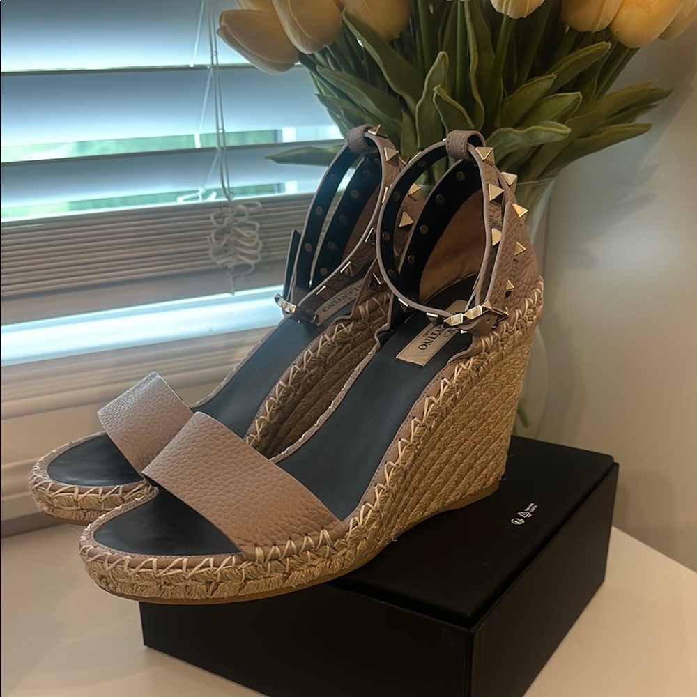 ** USED Valentino Tan Wedge Shoes Elegant and Comfortable